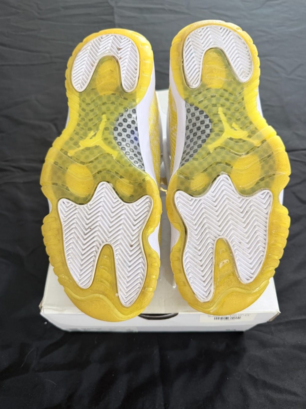 Jordan Kids Sneakers in Yellow and White